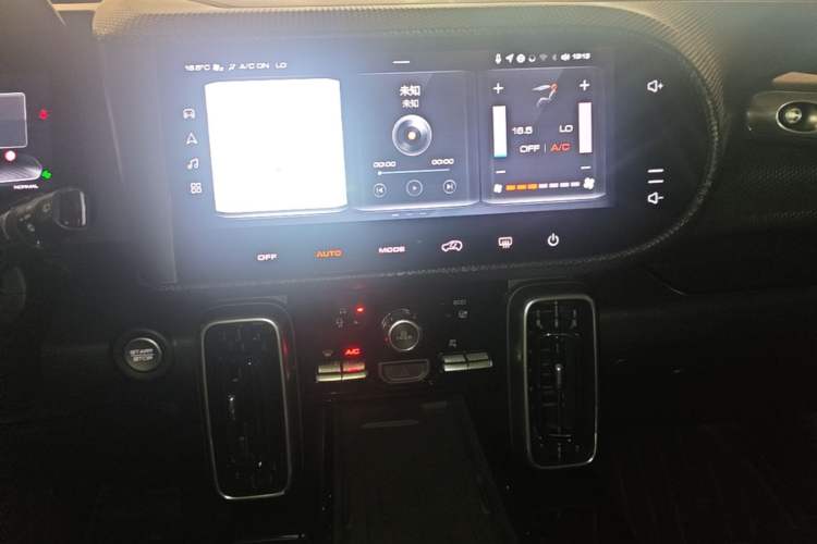 Used Haval DARGO 2022 1.5T DCT Two-Wheel Drive Border Collie Edition Audio And AC Panel