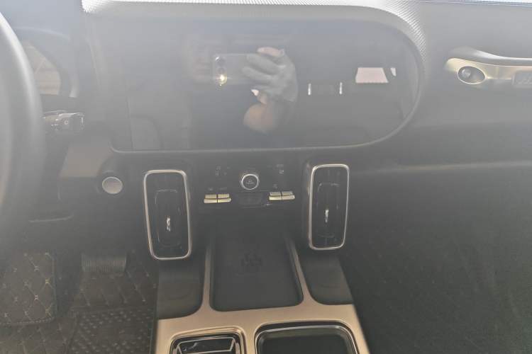 Used Haval DARGO 2022 1.5T DCT Two-Wheel Drive Labrador Edition Audio And AC Panel