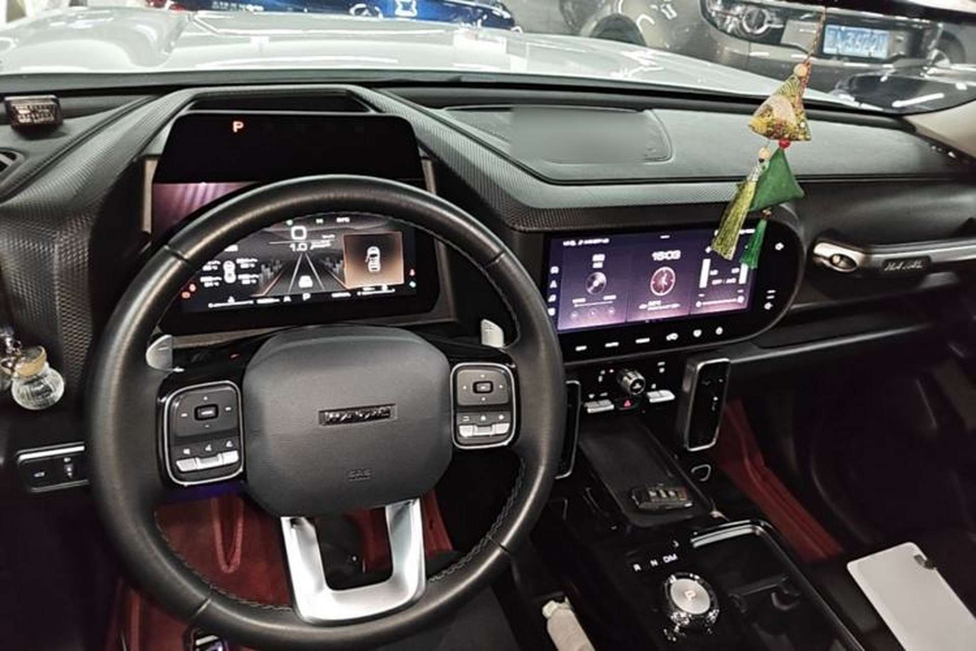 Used Haval DARGO 2022 2.0T DCT Two-Wheel Drive Huazhong Hound Edition Center Console