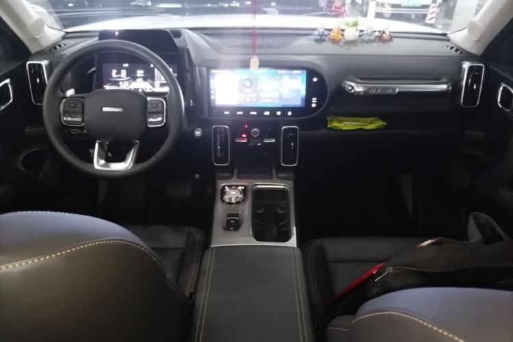 Used Haval DARGO 2022 1.5T DCT Two-Wheel Drive Labrador Edition Center Console