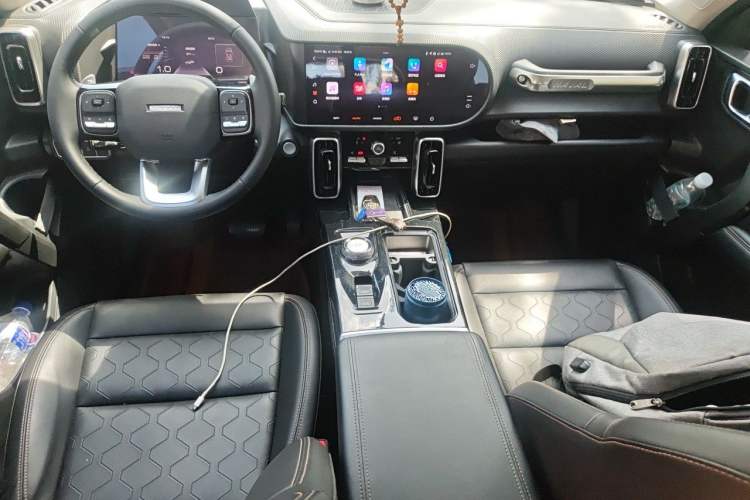 Used Haval DARGO 2022 1.5T DCT Two-Wheel Drive Border Collie Edition Center Console