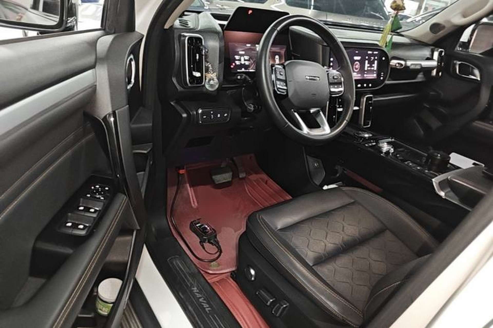 Used Haval DARGO 2022 2.0T DCT Two-Wheel Drive Huazhong Hound Edition Driver Seat