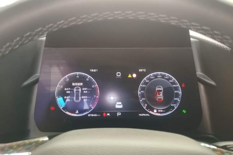Used Haval DARGO 2022 2.0T DCT Two-Wheel Drive Huazhong Hound Edition Instrument Cluster