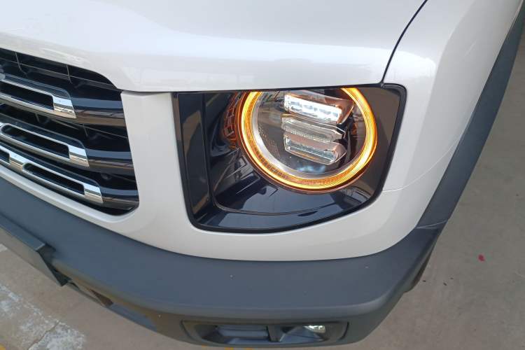 Used Haval DARGO 2022 1.5T DCT Two-Wheel Drive Labrador Edition Left Front Headlight