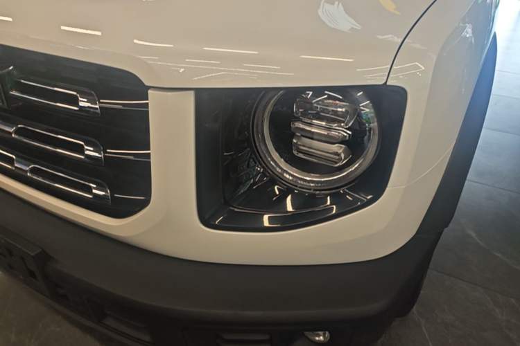 Used Haval DARGO 2022 1.5T DCT Two-Wheel Drive Border Collie Edition Left Front Headlight