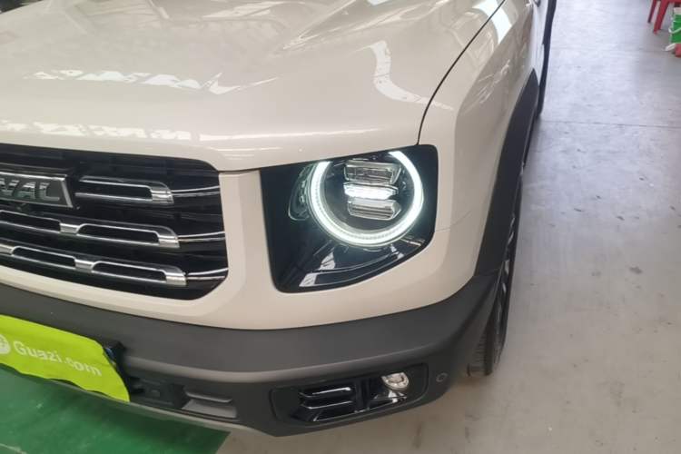 Used Haval DARGO 2022 2.0T DCT Two-Wheel Drive Huazhong Hound Edition Left Front Headlight