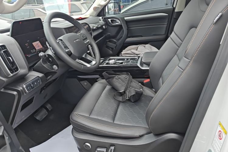 Used Haval DARGO 2022 2.0T DCT 4x4 Chinese Rural Dog Edition Left Front Seat