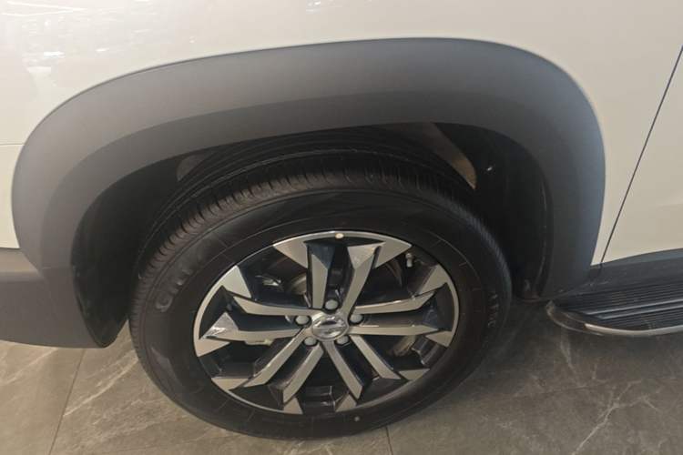 Used Haval DARGO 2022 1.5T DCT Two-Wheel Drive Border Collie Edition Left Front Wheel Hub
