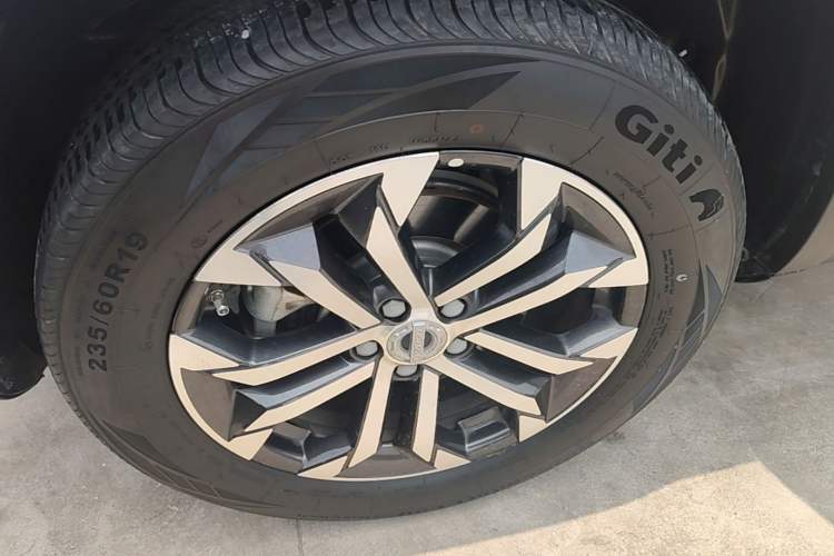 Used Haval DARGO 2022 1.5T DCT Two-Wheel Drive Border Collie Edition Left Front Wheel Hub