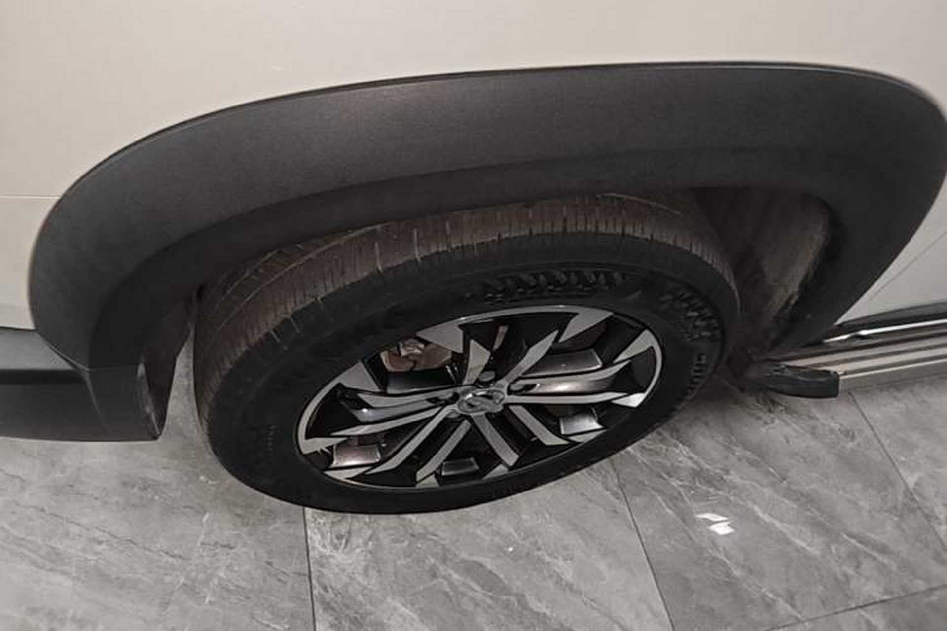 Used Haval DARGO 2022 2.0T DCT Two-Wheel Drive Huazhong Hound Edition Left Front Wheel Hub