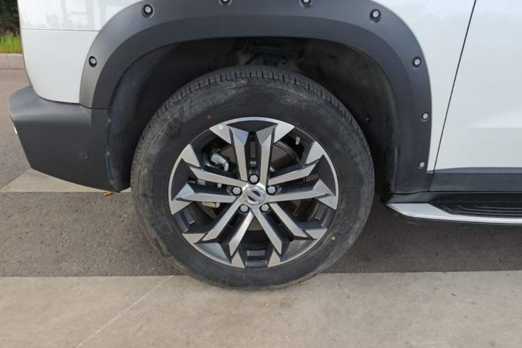 Used Haval DARGO 2022 1.5T DCT Two-Wheel Drive Mastiff Pursuit Edition Left Front Wheel Hub