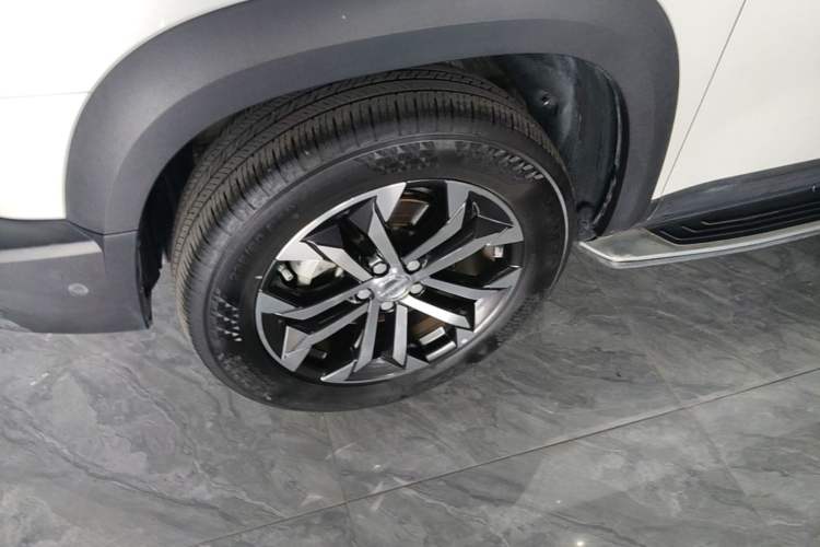 Used Haval DARGO 2022 1.5T DCT Two-Wheel Drive Mastiff Edition Left Front Wheel Hub