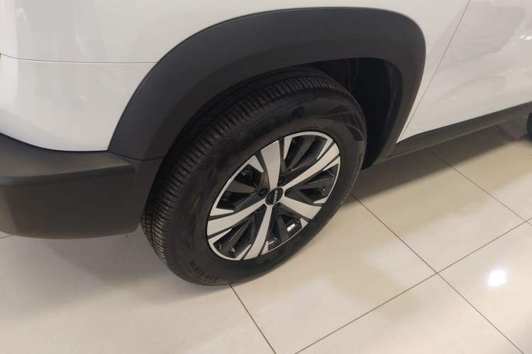 Used Haval DARGO 2022 1.5T DCT Two-Wheel Drive Labrador Edition Left Front Wheel Hub