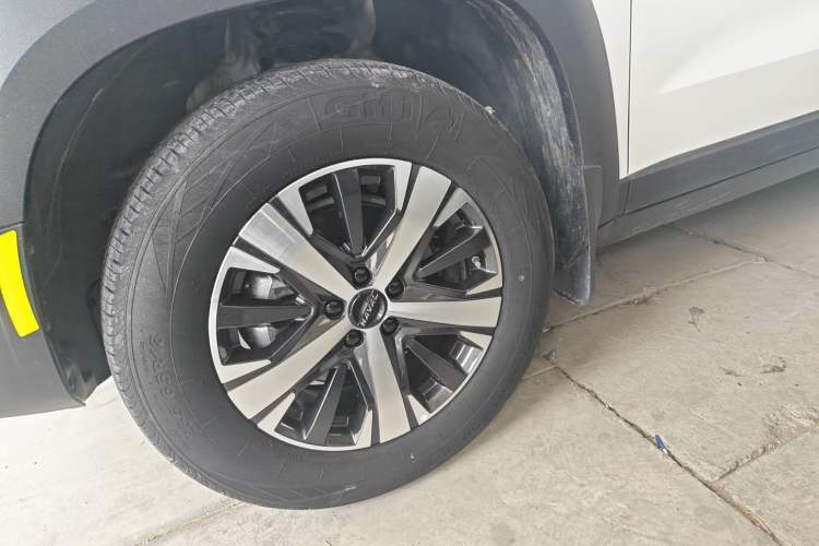 Used Haval DARGO 2022 1.5T DCT Two-Wheel Drive Labrador Edition Left Front Wheel Hub