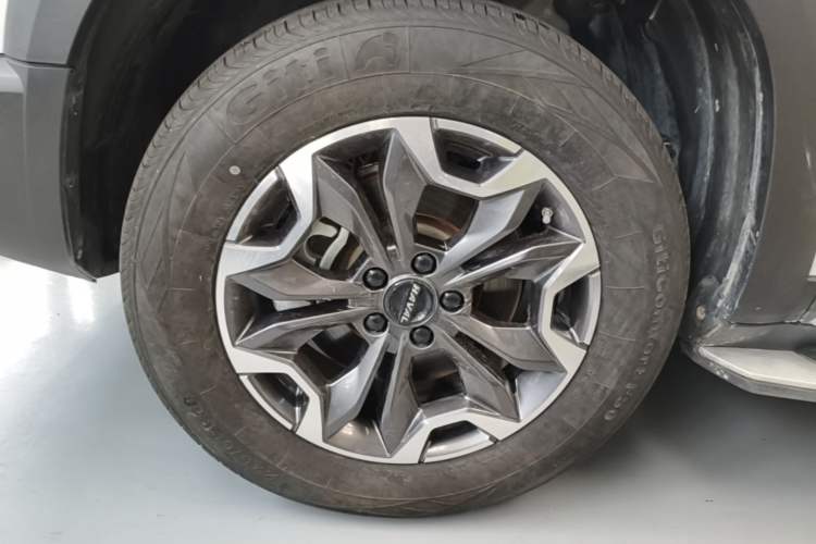 Used Haval DARGO 2022 2.0T DCT 4x4 Chinese Rural Dog Edition Left Front Wheel Hub