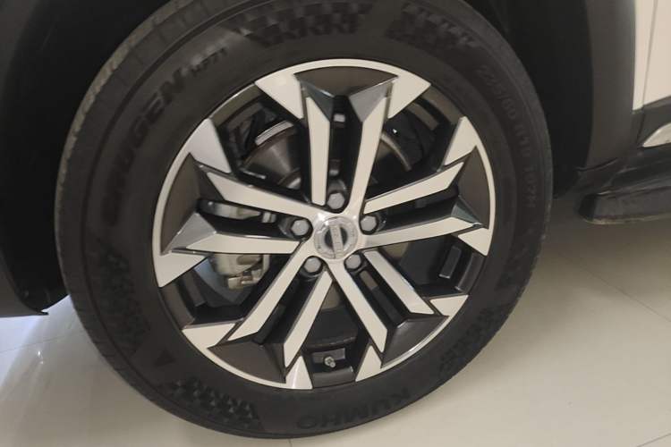 Used Haval DARGO 2022 2.0T DCT Two-Wheel Drive Huazhong Hound Edition Left Front Wheel Hub