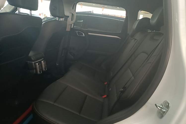 Used Haval DARGO 2022 1.5T DCT Two-Wheel Drive Border Collie Edition Left Rear Seat