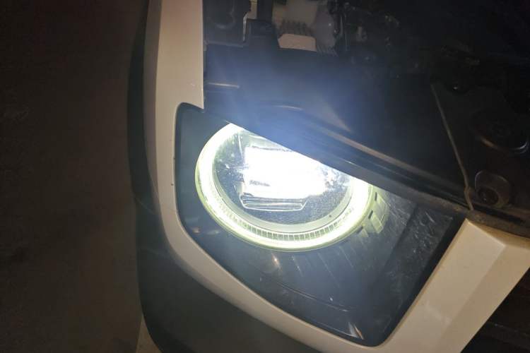 Used Haval DARGO 2022 2.0T DCT 4x4 Chinese Rural Dog Hunting Edition Right Front Headlight