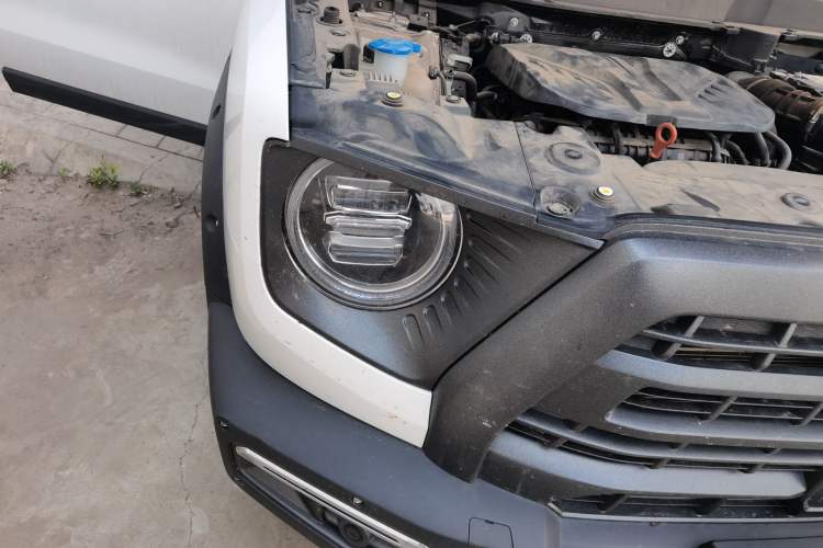 Used Haval DARGO 2022 2.0T DCT All-Wheel-Drive Xiaotianque Version Right Front Headlight