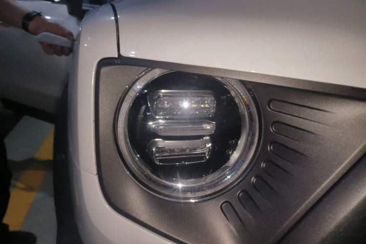 Used Haval DARGO 2022 2.0T DCT 4x4 Chinese Rural Dog Hunting Edition Right Front Headlight