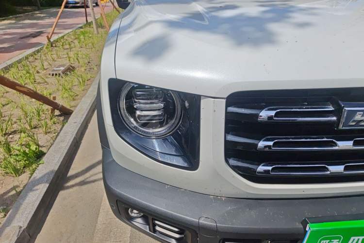Used Haval DARGO 2022 1.5T DCT Two-Wheel Drive Border Collie Edition Right Front Headlight
