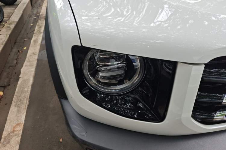 Used Haval DARGO 2022 1.5T DCT Two-Wheel Drive Border Collie Edition Right Front Headlight