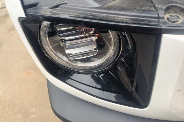 Used Haval DARGO 2022 1.5T DCT Two-Wheel Drive Border Collie Edition Right Front Headlight