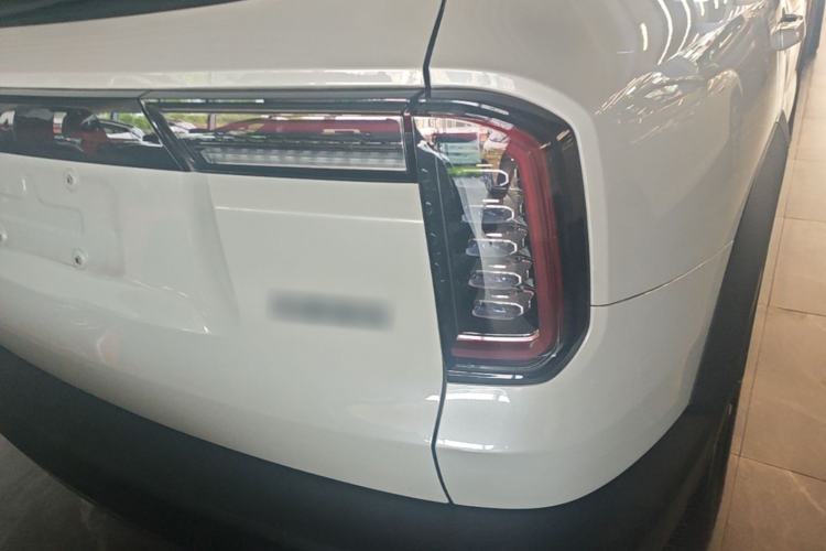Used Haval DARGO 2022 1.5T DCT Two-Wheel Drive Border Collie Edition Right Rear Taillight