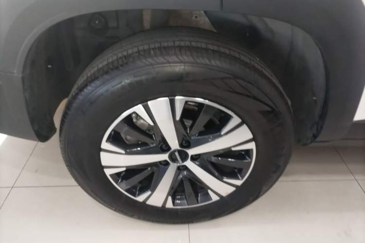 Used Haval DARGO 2022 1.5T DCT Two-Wheel Drive Labrador Edition Right Rear Wheel Hub