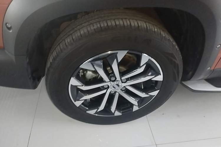 Used Haval DARGO 2022 1.5T DCT Two-Wheel Drive Mastiff Pursuit Edition Left Front Wheel Hub