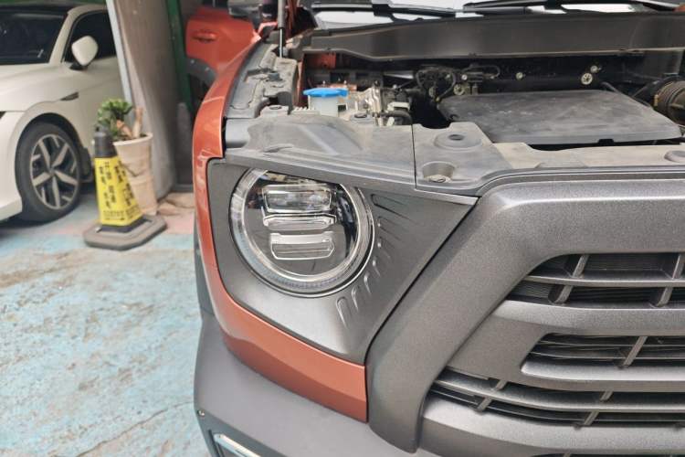 Used Haval DARGO 2022 1.5T DCT Two-Wheel Drive Mastiff Pursuit Edition Right Front Headlight