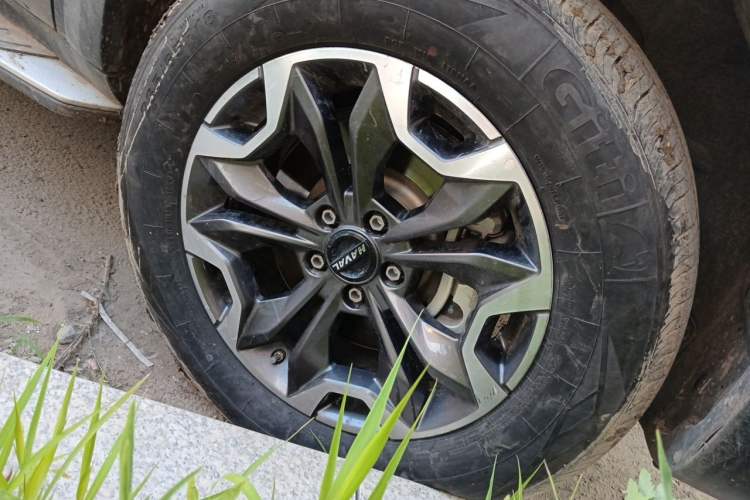 Used Haval DARGO 2022 2.0T DCT 4x4 Chinese Rural Dog Hunting Edition Right Front Wheel Hub