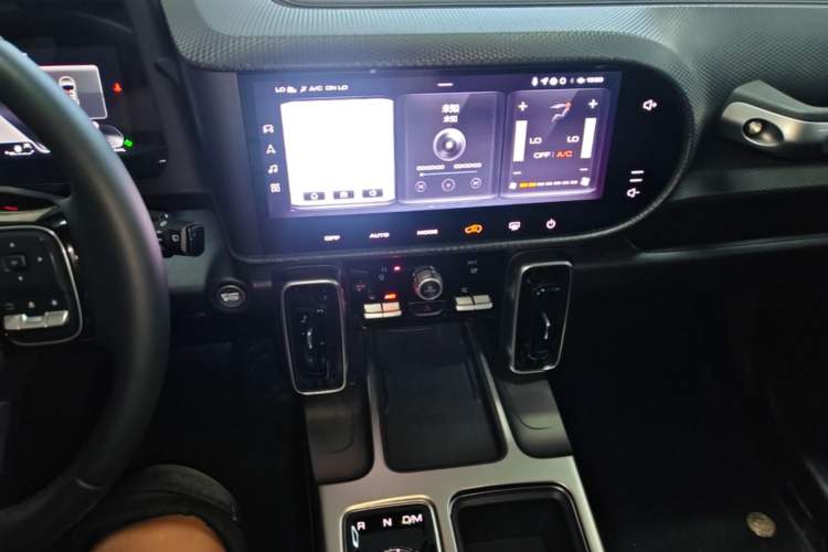 Used Haval DARGO 2024 1.5T DCT Border Collie Edition Audio And AC Panel