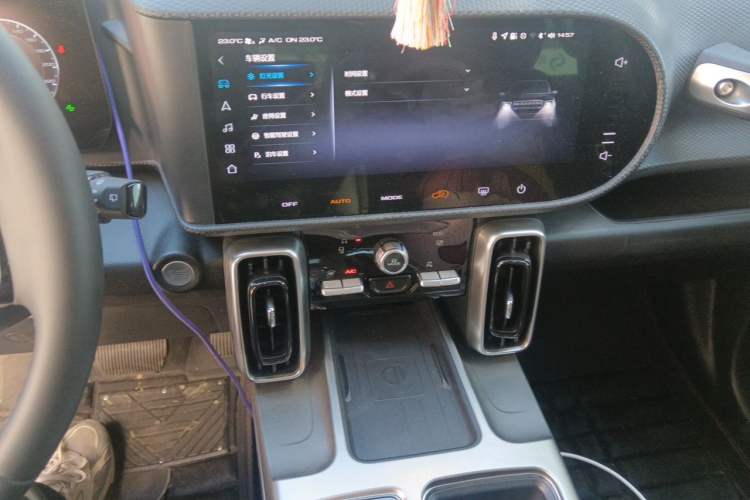 Used Haval DARGO 2024 1.5T DCT Border Collie Edition Audio And AC Panel