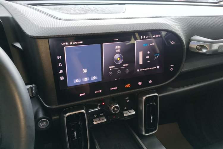 Used Haval DARGO 2024 1.5T DCT Labrador Edition Audio And AC Panel