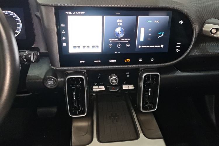 Used Haval DARGO 2024 1.5T DCT Labrador Edition Audio And AC Panel