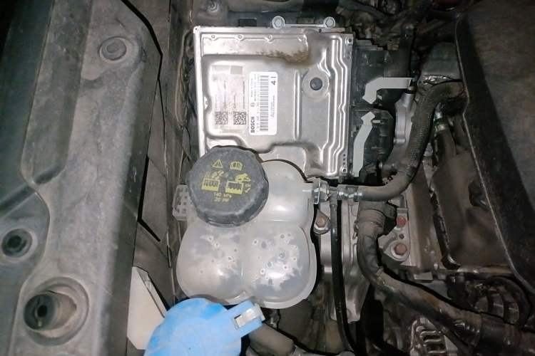 Used Haval DARGO 2024 2.0T DCT Chinese Rural Dog Edition Engine Bay Right