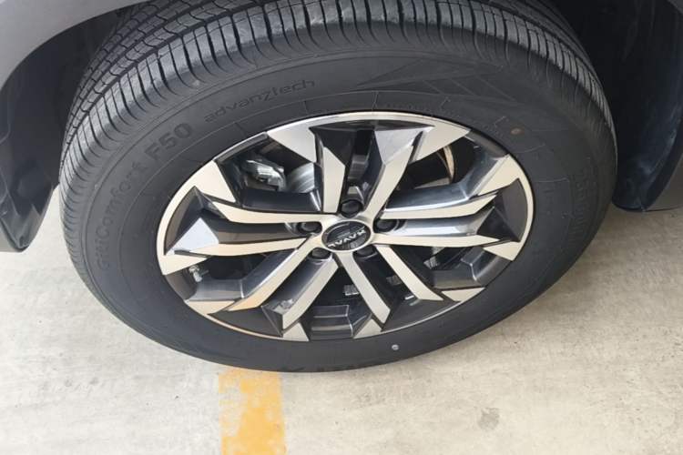Used Haval DARGO 2024 1.5T DCT Labrador Edition Left Front Wheel Hub