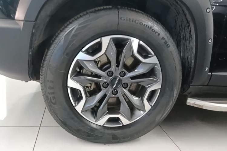 Used Haval DARGO 2024 2.0T DCT Chinese Rural Dog Edition Left Front Wheel Hub