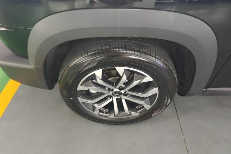 Used Haval DARGO 2024 1.5T DCT Border Collie Edition Left Front Wheel Hub
