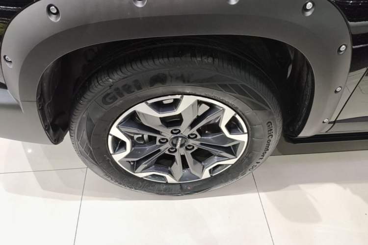 Used Haval DARGO 2024 2.0T DCT Chinese Rural Dog Edition Left Front Wheel Hub