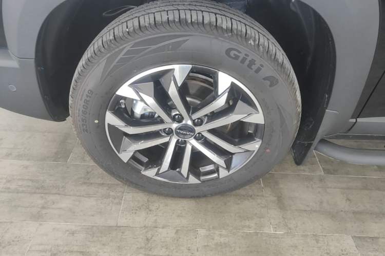 Used Haval DARGO 2024 1.5T DCT Border Collie Edition Left Front Wheel Hub