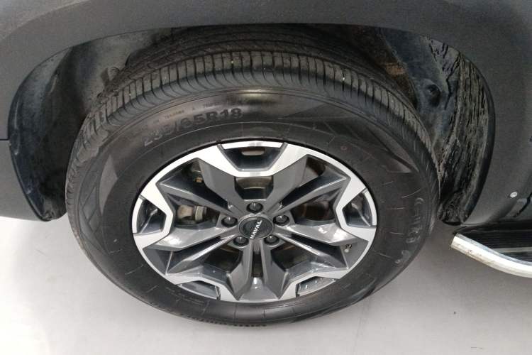 Used Haval DARGO 2024 2.0T DCT Chinese Rural Dog Edition Left Front Wheel Hub