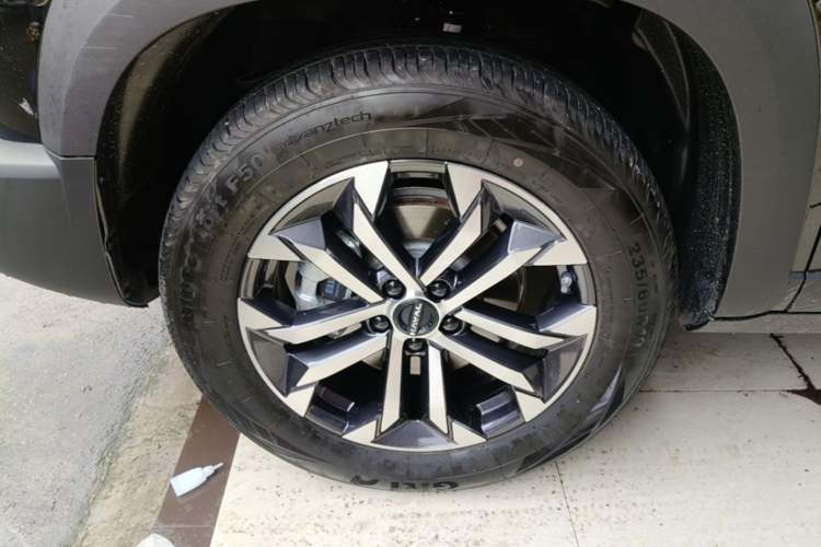 Used Haval DARGO 2024 1.5T DCT Border Collie Edition Left Front Wheel Hub