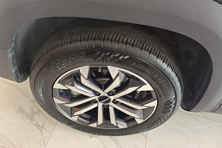 Used Haval DARGO 2024 1.5T DCT Border Collie Edition Left Front Wheel Hub