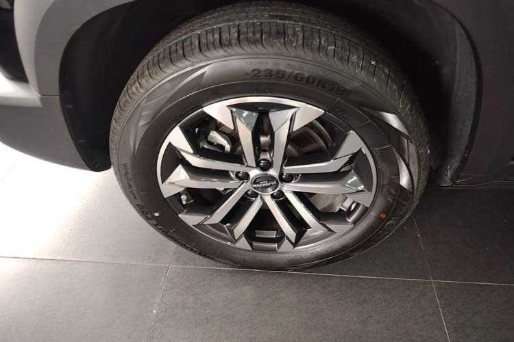 Used Haval DARGO 2024 1.5T DCT Border Collie Edition Left Front Wheel Hub