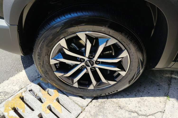 Used Haval DARGO 2024 1.5T DCT Border Collie Edition Left Front Wheel Hub