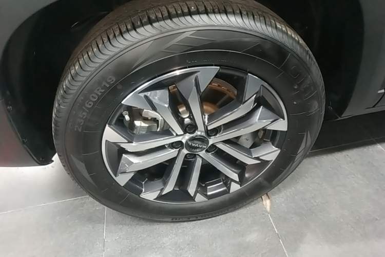 Used Haval DARGO 2024 1.5T DCT Border Collie Edition Left Front Wheel Hub