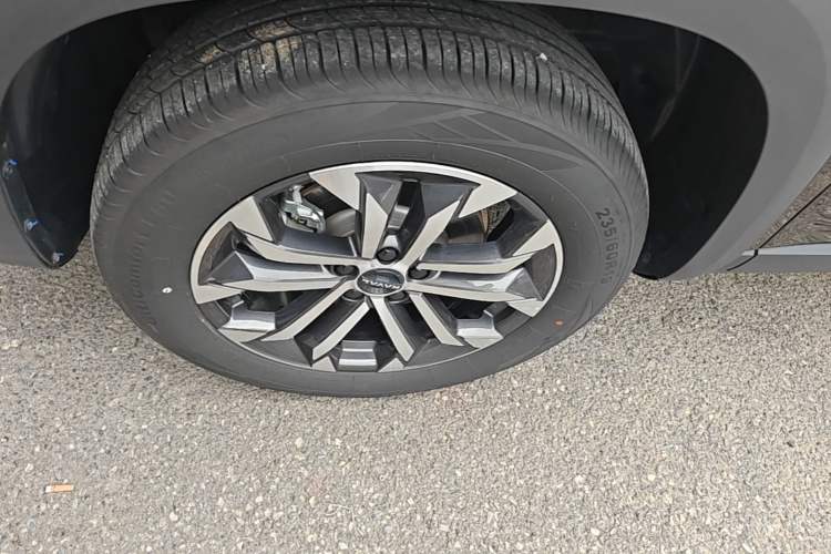Used Haval DARGO 2024 1.5T DCT Labrador Edition Left Front Wheel Hub