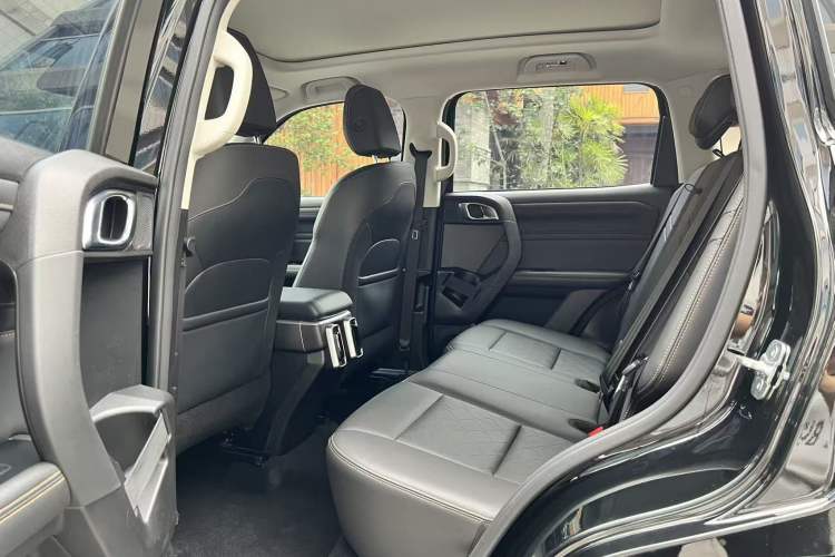 Used Haval DARGO 2024 1.5T DCT Border Collie Edition Left Rear Seat